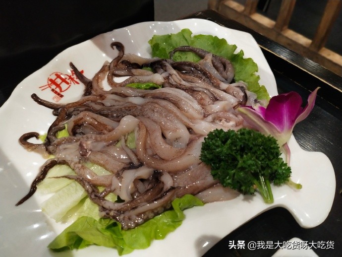 井格火锅推荐菜,天冷了吃点热乎乎的野生菌火锅