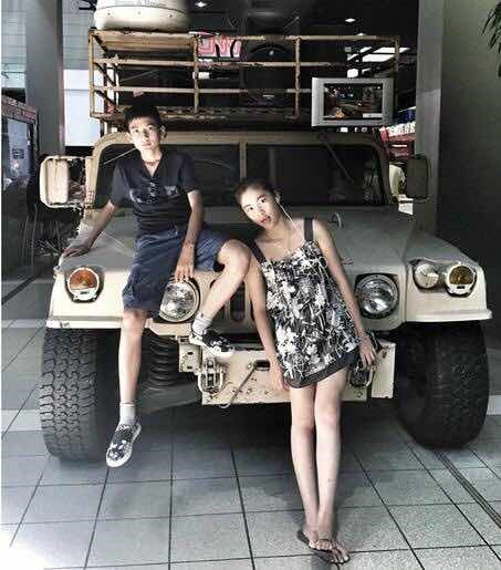 景岗山一对子女长大了!童年长相似混血,如今却颜值下滑成路人?