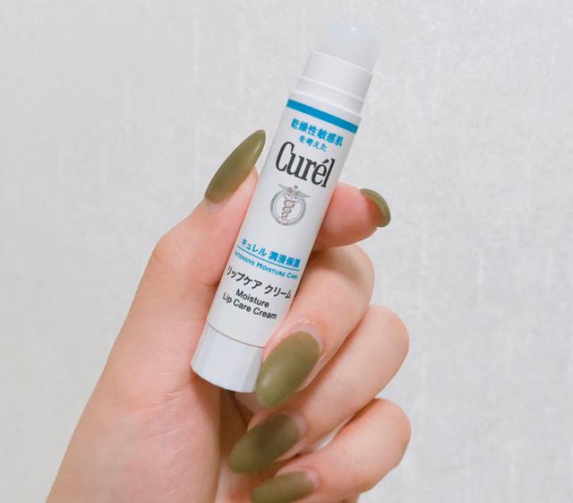 冬季嘴皮干燥开裂哪款润唇膏好用,冬天嘴唇干裂起皮唇膏推荐