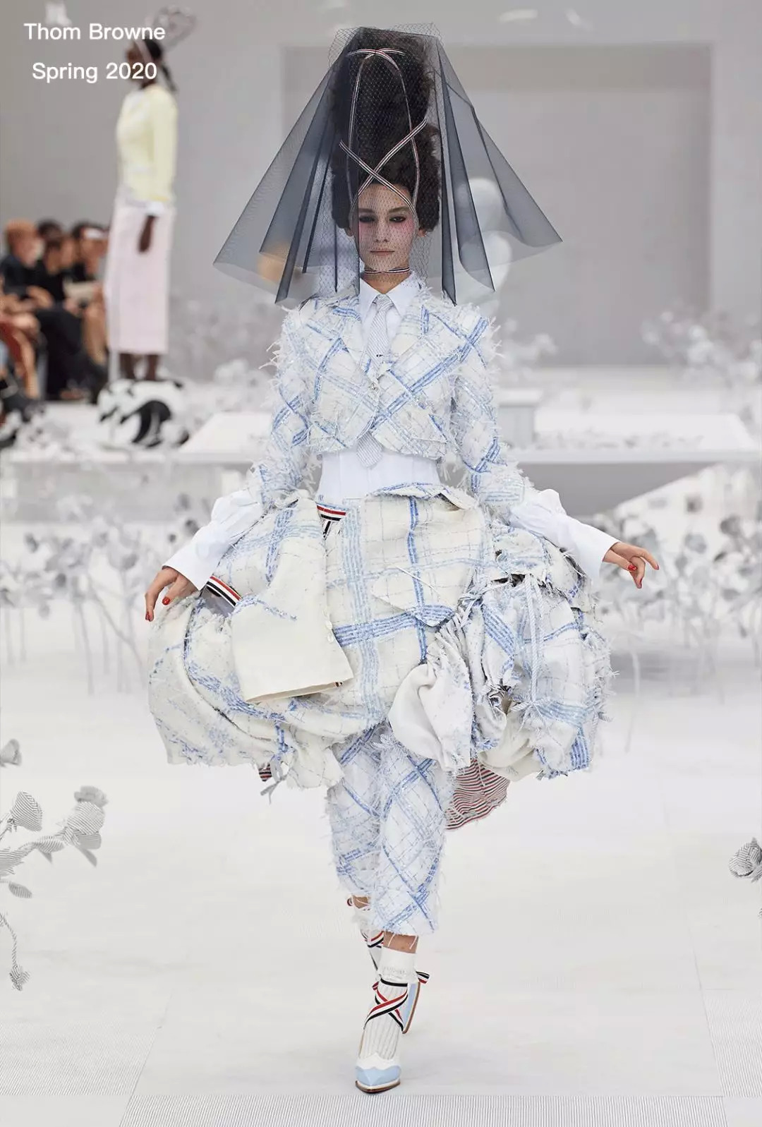 周冬雨刘雯同款毛衣,大表姐刘雯同款绿色开衫毛衣