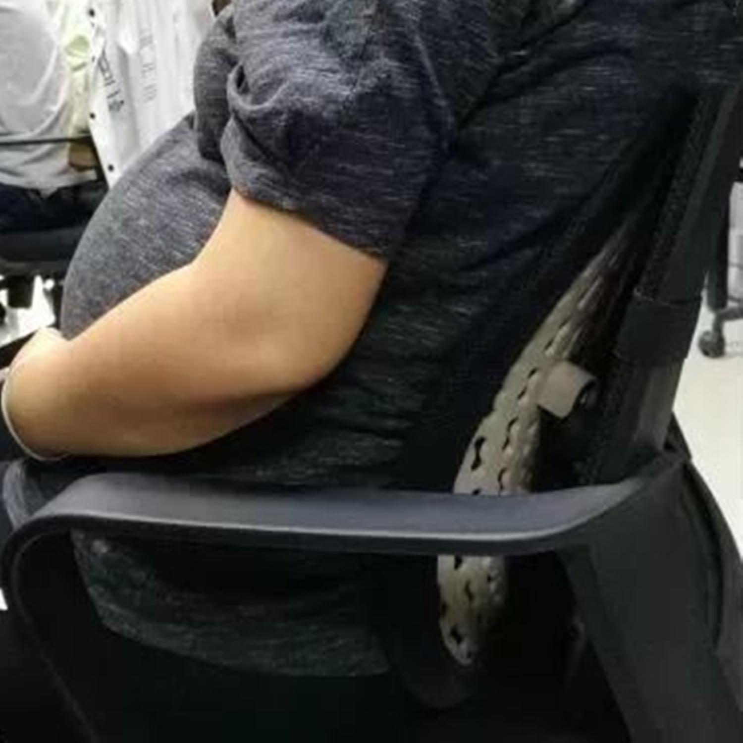 孕晚期什么样的胎动是宝宝缺氧了,胎儿胎动孕妈不舒服