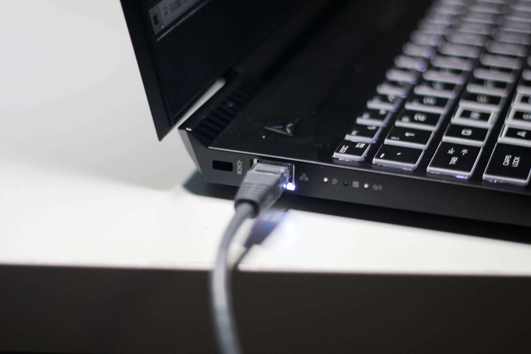 雷神911pro钛空2代游戏本,雷神911air游戏测评1050ti