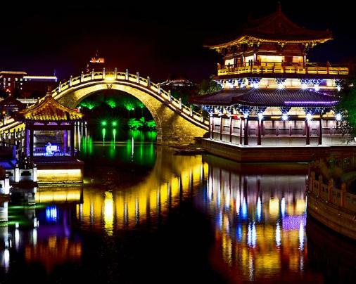 开封夜市摆摊小吃,开封大哥卖独特小吃