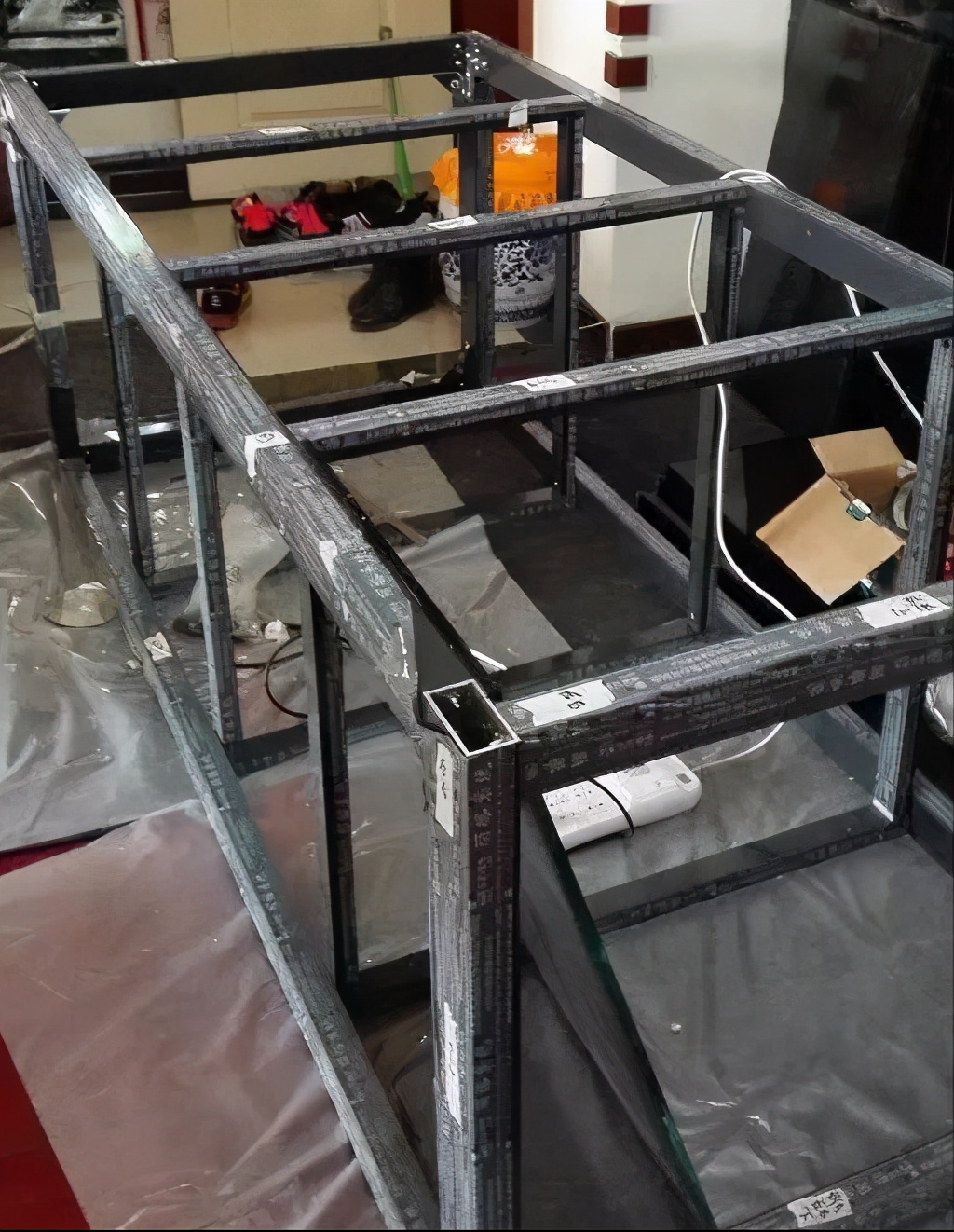 玻璃鱼缸怎么选择,鱼缸底柜用什么材质的好