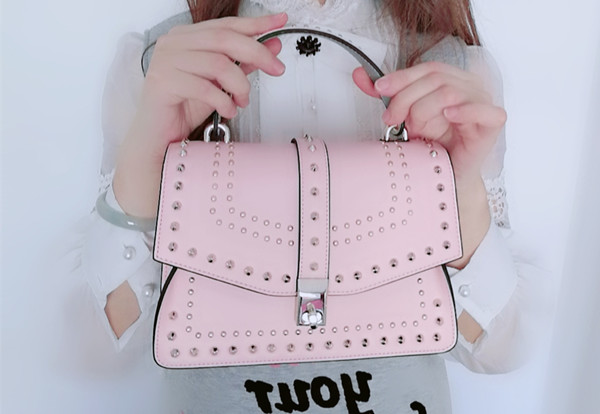 elle双肩铆钉女包,elle铆钉包