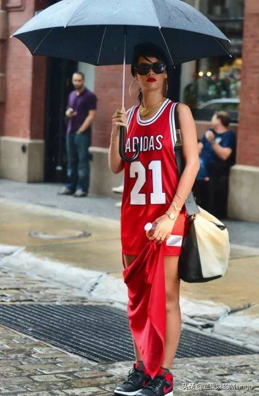 直男杀手锏？这件“土”T恤，竟然成了女生撩倒男神的秘密*器武**