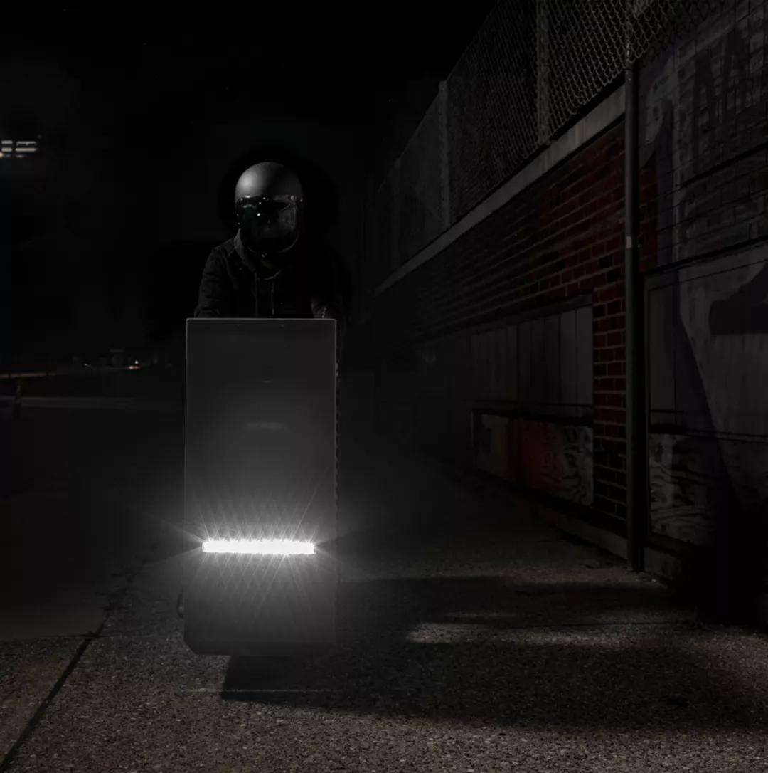 一辆能“隐身”的摩托，停路边贼都找不到