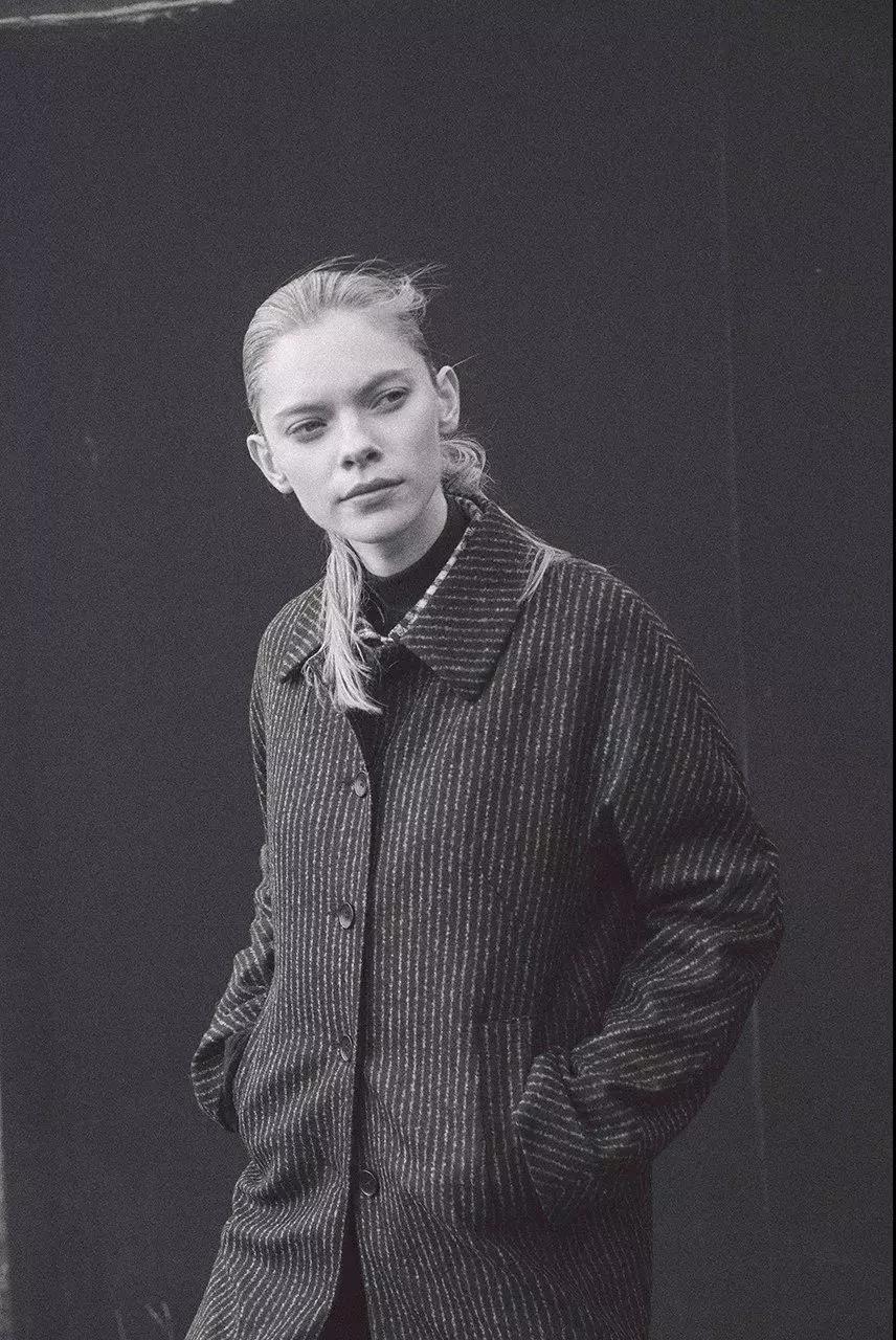 孔孝真同款衬衫豹纹绿色,孔孝真穿搭都是什么品牌