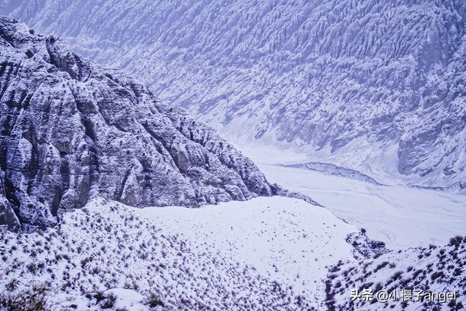 冬天独山子大峡谷视频,独山子冬日阳光