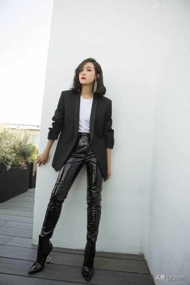 闪亮的漆皮元素又流行回来了，一穿就酷帅时髦到不行