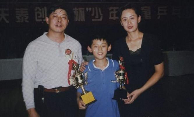 乒乓球跌落神坛,张继科从低谷里崛起