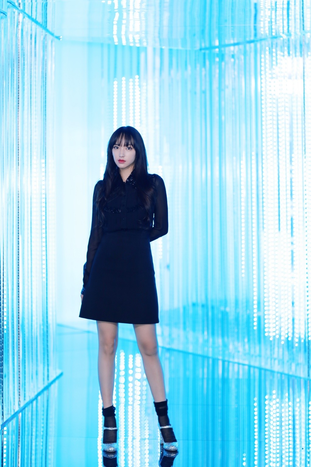 程潇穿白色卫衣,程潇穿蓝色卫衣