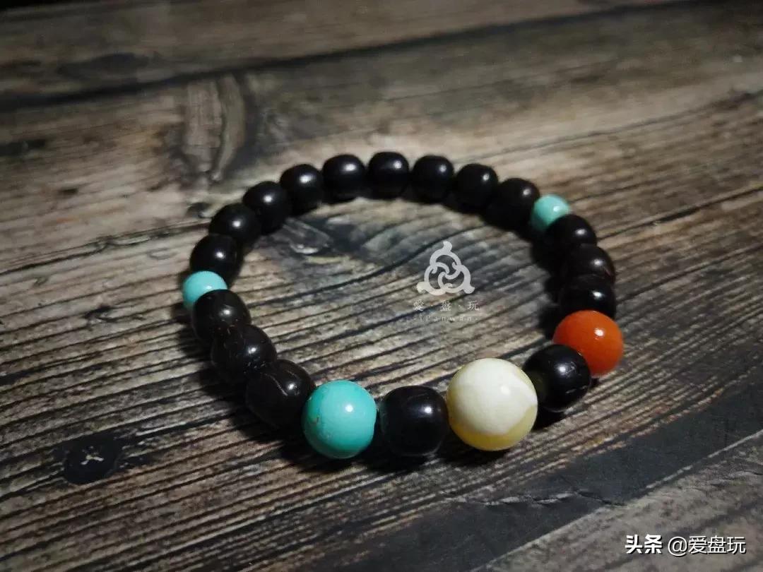 男士锁骨链搭配图片,锁骨链搭配什么衣服