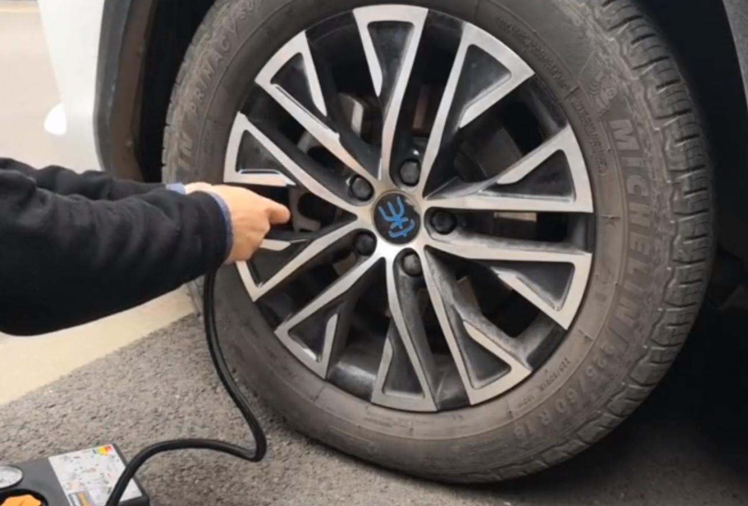 汽车轮胎侧面被钉子扎了怎么办,汽车轮胎侧边被钉子扎了怎么办