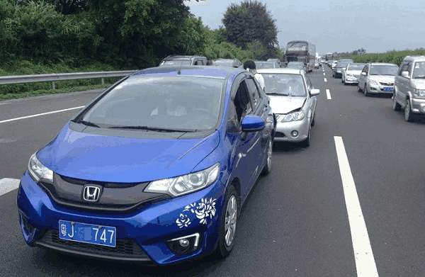 高速限速70跑了121怎么处理,开车突然提示你已超速限速120