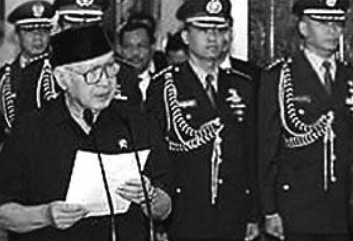 印尼杀了50万华人的原因,印尼杀了50万华人纪录片