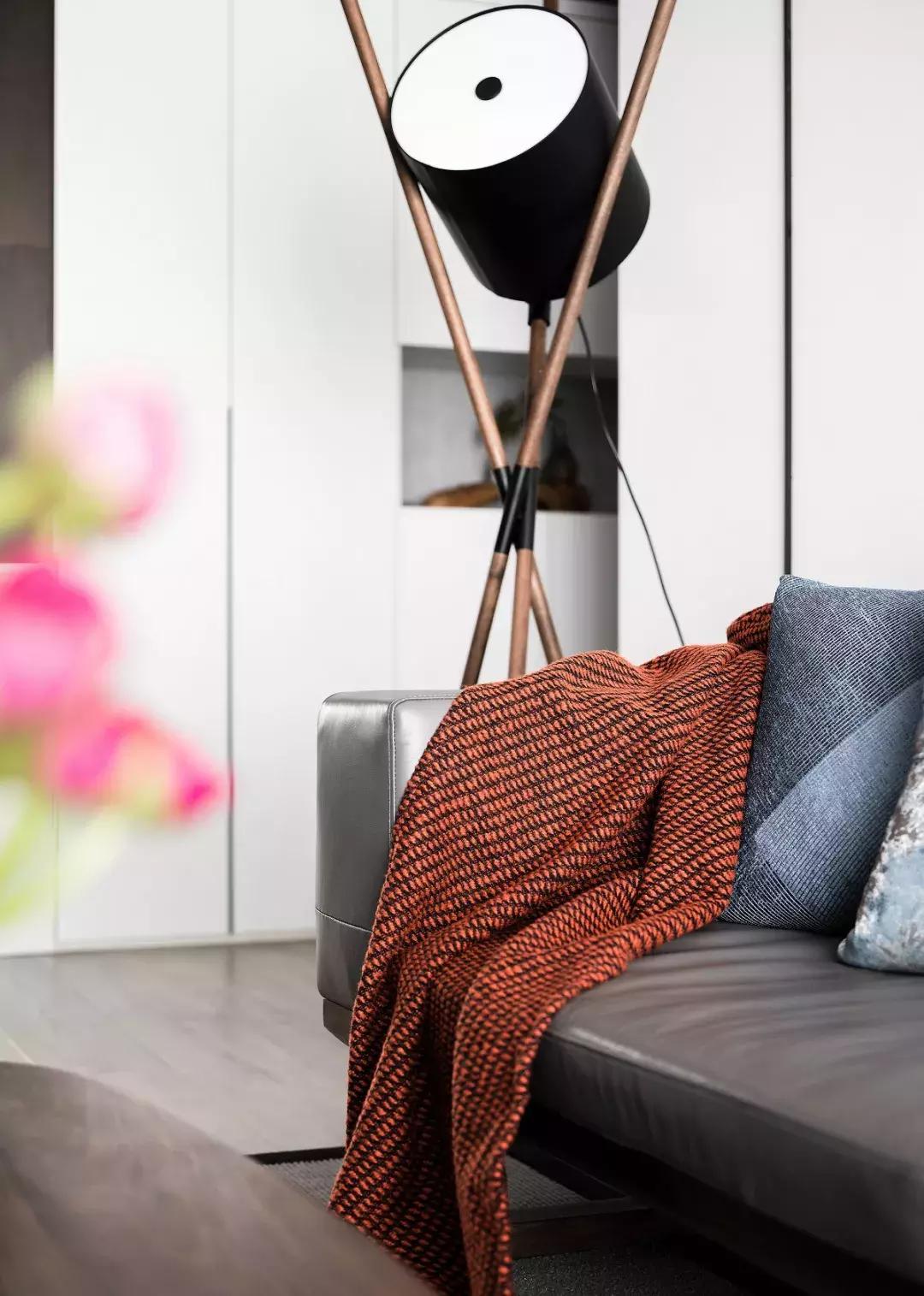 现代轻奢装修样板房140平高级灰,现代轻奢装修风格高级灰97平方