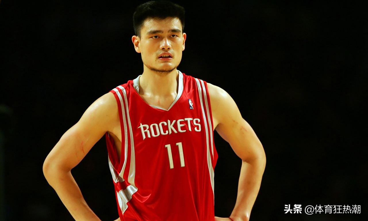 姚明谈第一次见到乔丹,乔丹第一次看到17岁的姚明打球