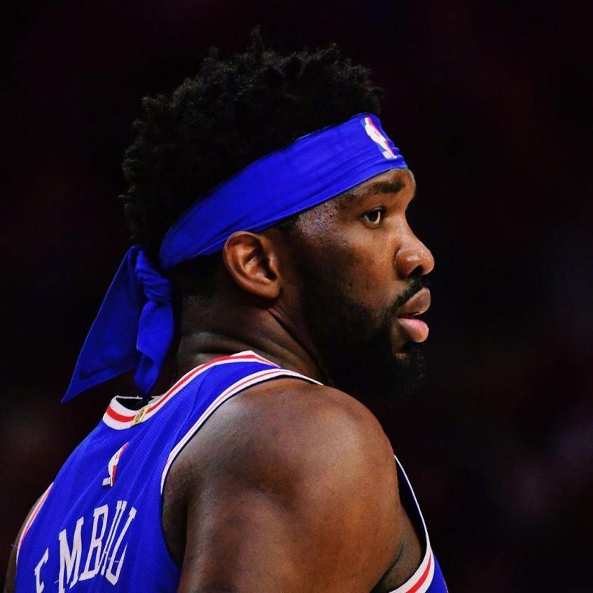 詹姆斯被禁穿的装备,nba禁穿球鞋aj1