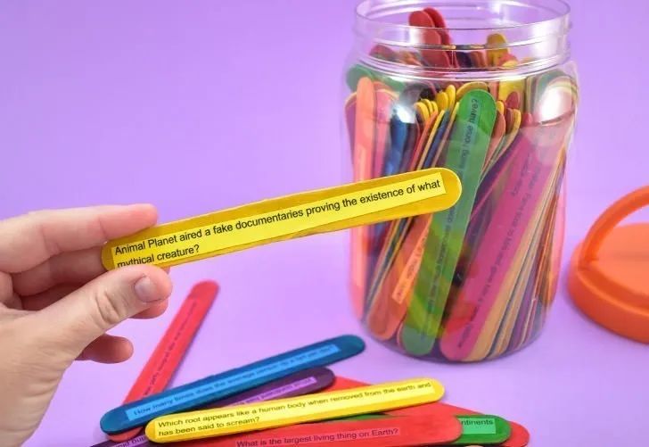 15个人玩的室内游戏,15人室内聚会小游戏活跃气氛简单