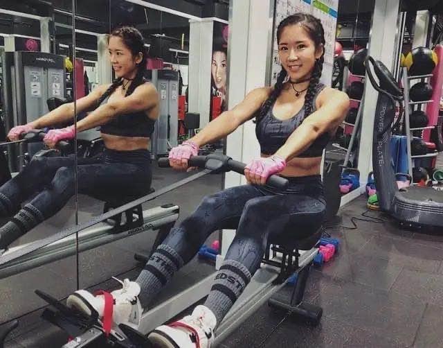 姜黎明和宋昱欣，谁的身材更胜一筹？“臀神”的称号，花落谁家