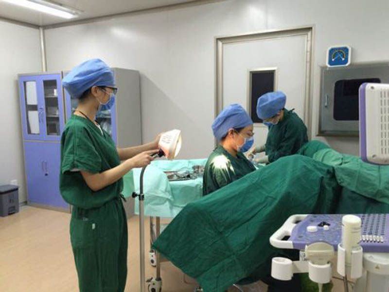 18岁女大学生为钱卖卵，超前消费毁了孩子，父母要从小做好引导