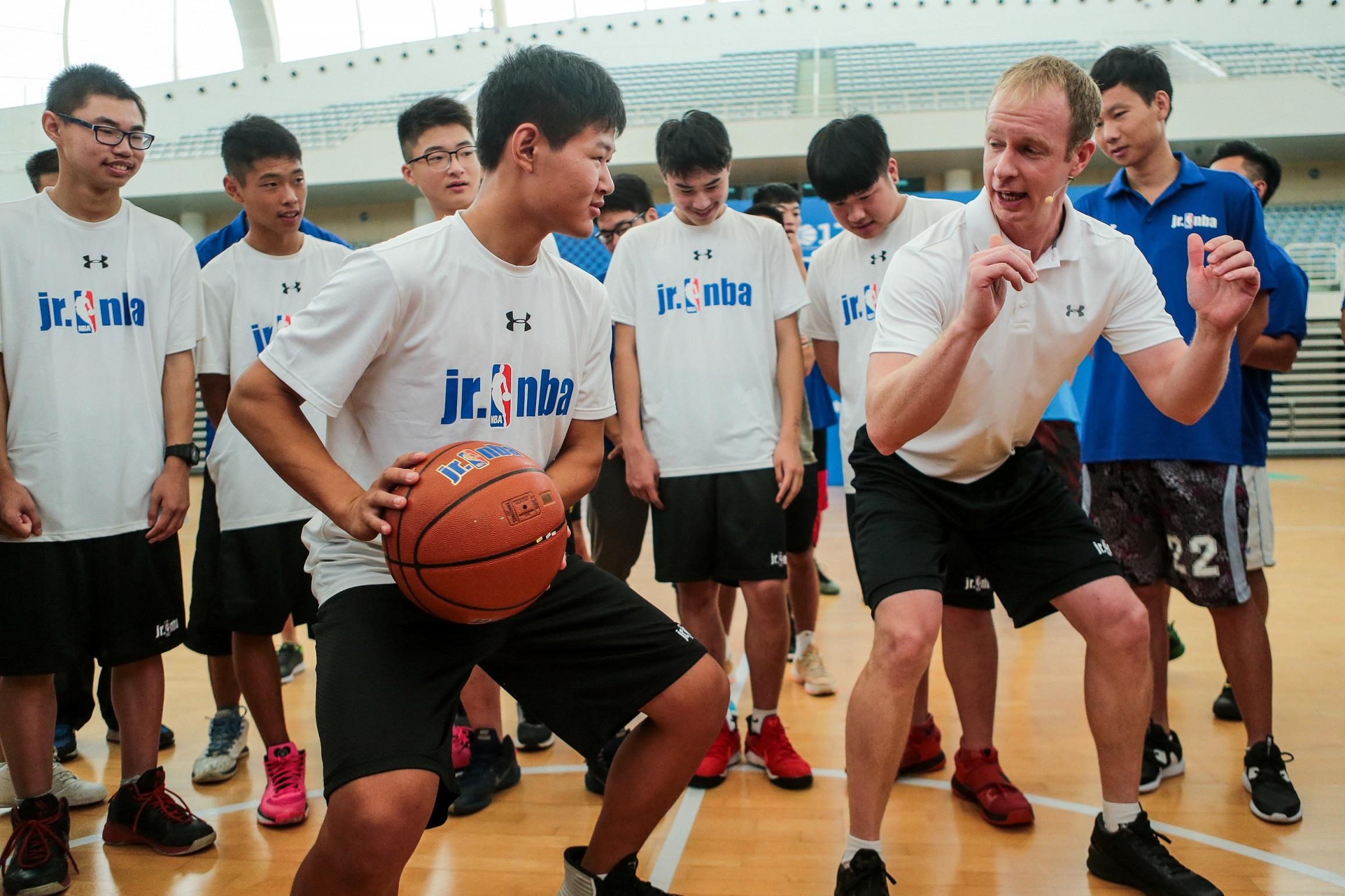 什么是体教融合,孩子学篮球基本功都有哪些