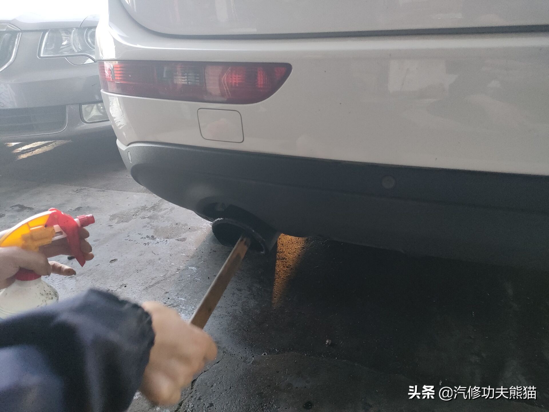 2011款奥迪q5烧机油怎么彻底解决,奥迪q5三代ea888发动机烧机油原因