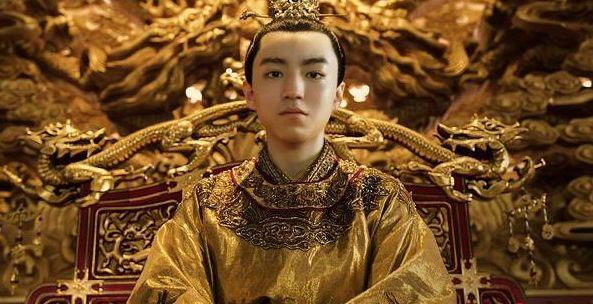 刘浩存看易烊千玺眼神,易烊千玺看王源演唱会