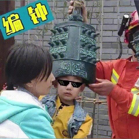 痰盂卡住小孩视频,痰盂卡住孩子