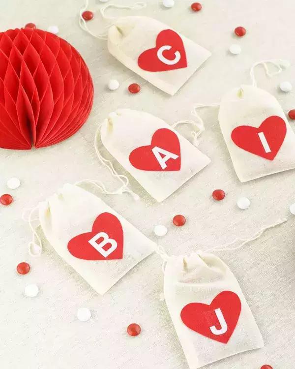 幼儿园废品手工服装制作大全创意,中国传统节日幼儿园挂饰创意手工