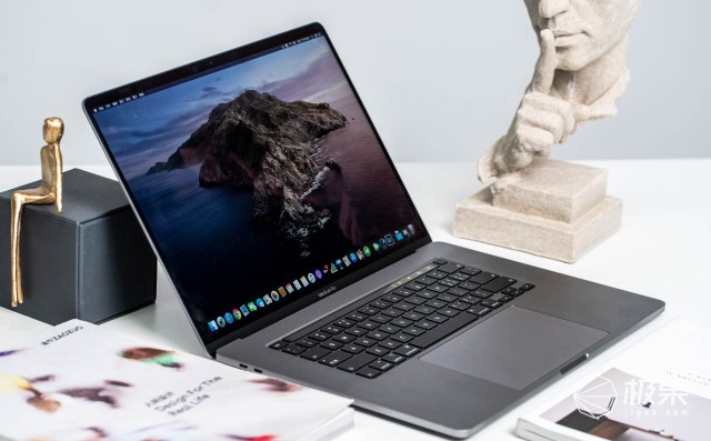 macbookpro16寸m1max,macbookpro买14寸还是16寸