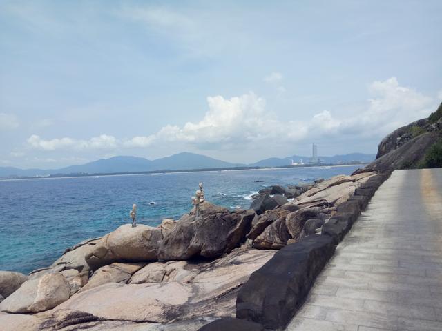 蜈支洲岛到天涯海角有多远,蜈支洲岛和天涯海角哪个好