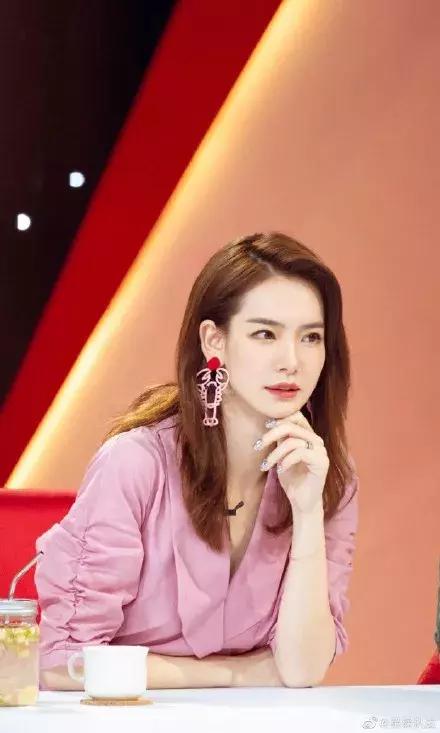 宋茜杨超越同框,宋茜杨超越