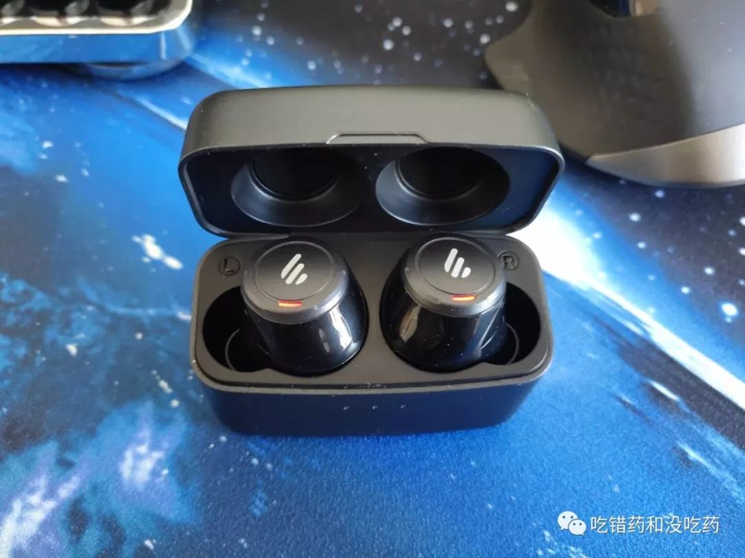 漫步者蓝牙耳机tws5pro值得购买吗,漫步者tws5能当两副耳机吗