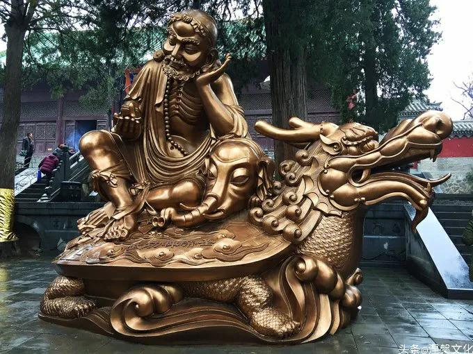 佛教里面的达摩祖师故事,达摩祖师传奇佛教版