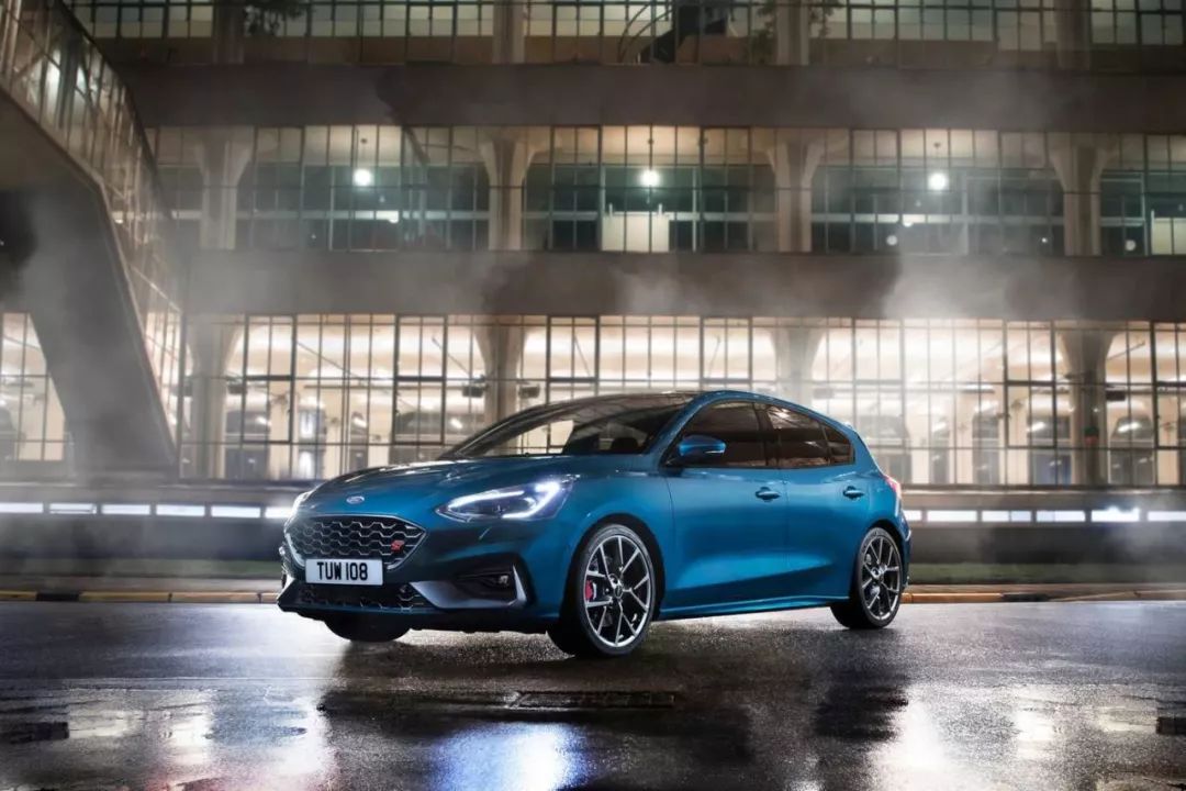 比较便宜的敞篷车十万以内的,便宜敞篷好看家用的车