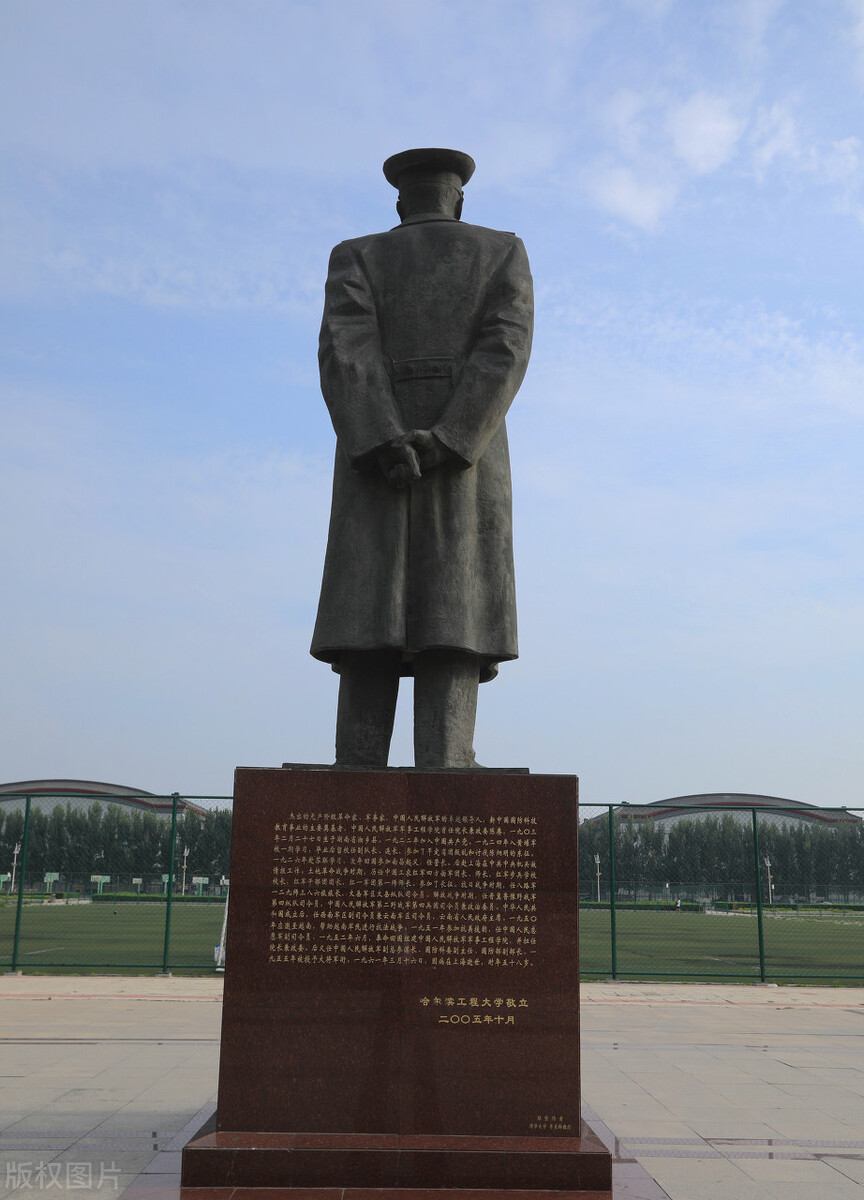 李云龙和陈赓谁指挥水平高,李云龙有陈赓厉害吗