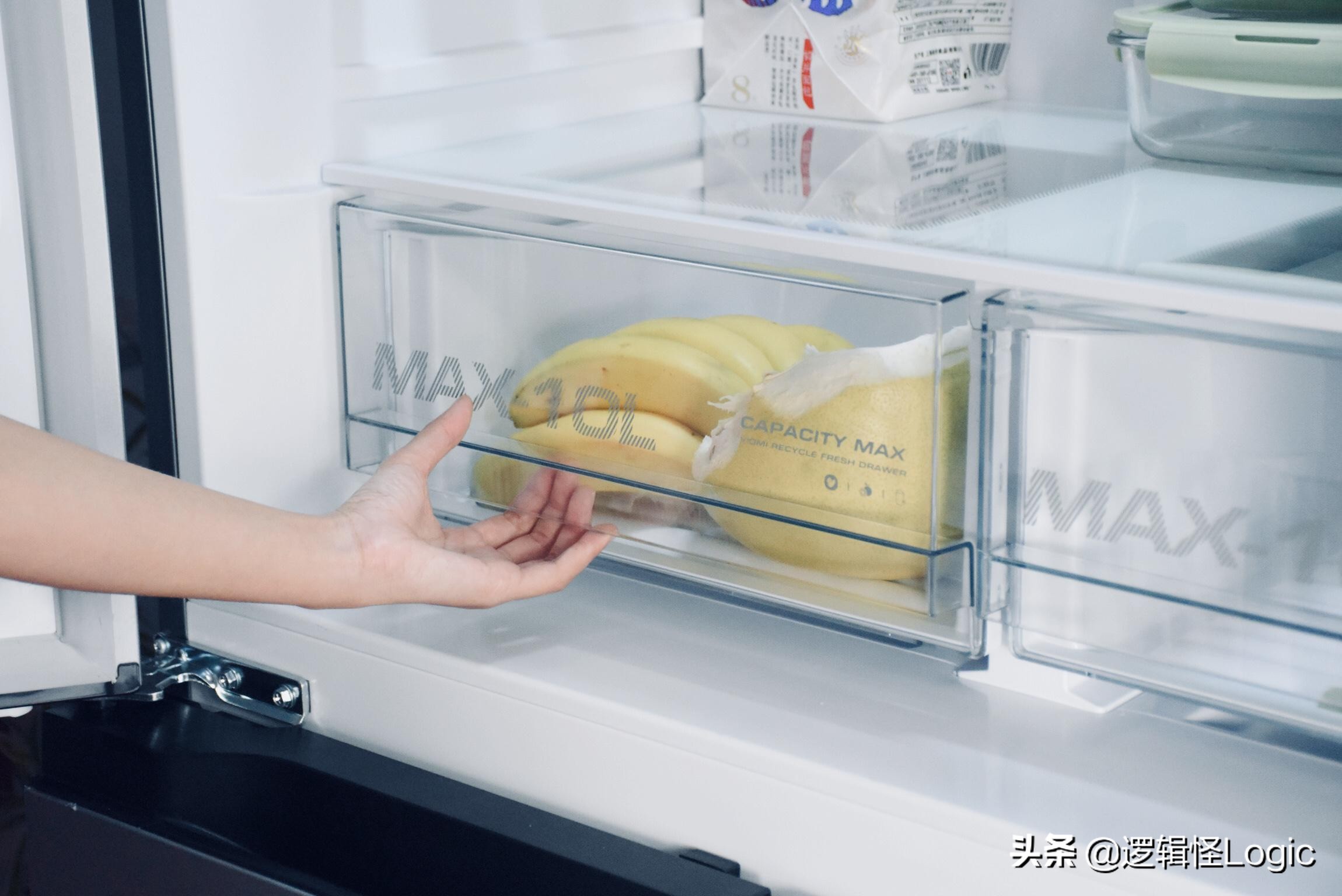 冰箱门内嵌触控屏，451L大空间，全屋家电互联，这款冰箱真秀