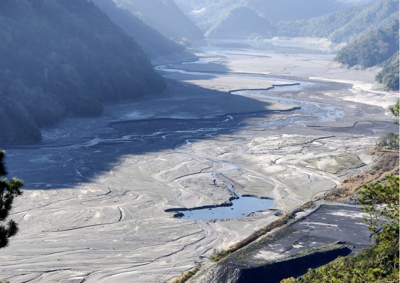 中国电网一天能产生多少电,中国电力每天能发电多少