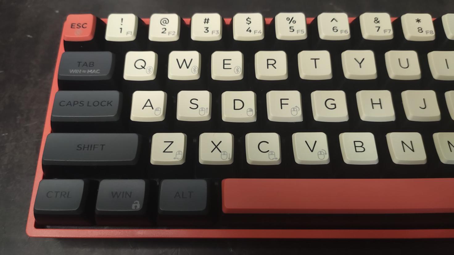 定价飘了？其实是真值！黑峡谷三模68键机械键盘Box初代号评测