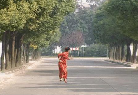 消失15年的万人迷又上热搜，这才是隐藏最深的女性教科书