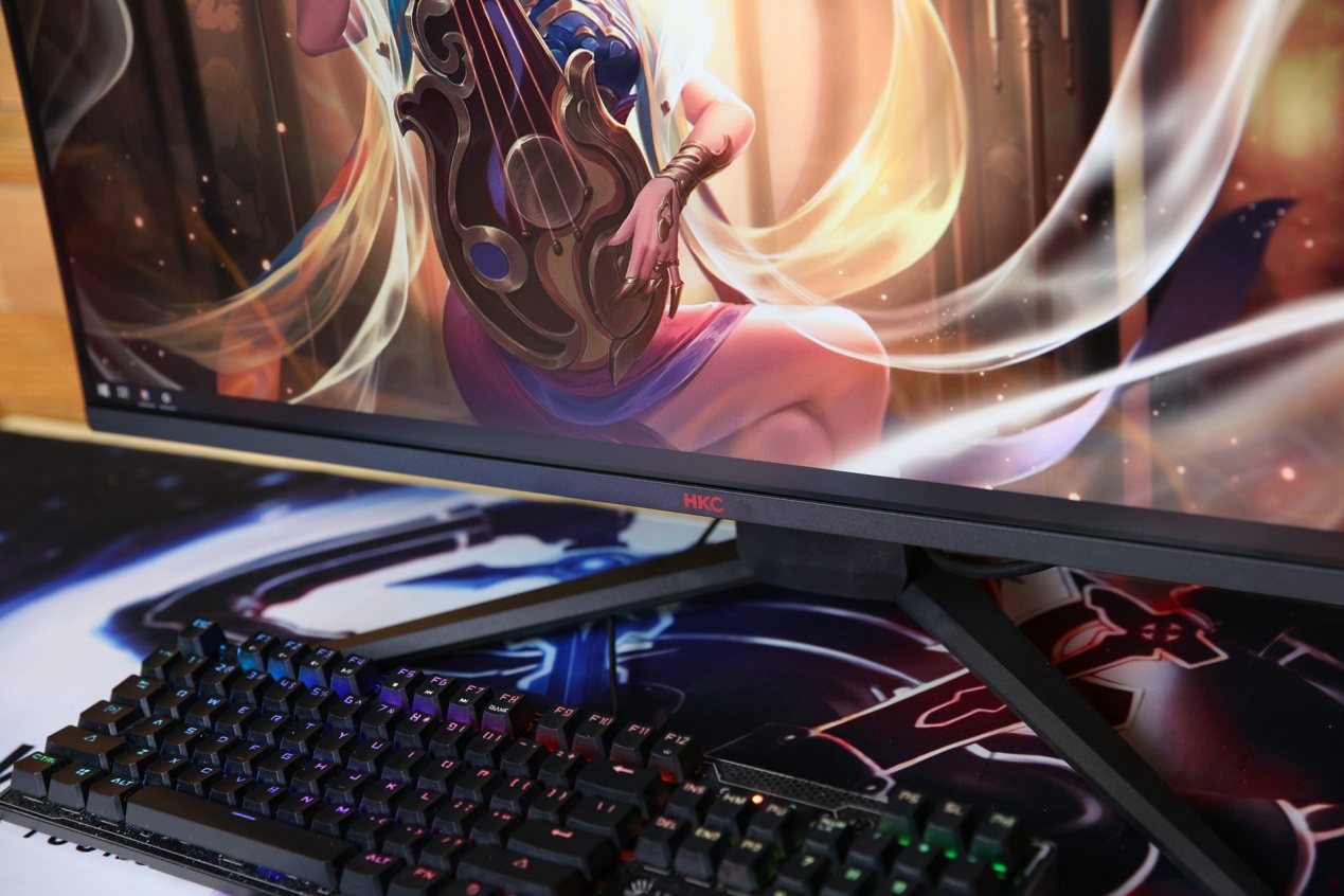 hkc32寸144赫兹曲面屏显示器评测,27寸144hz电竞显示器评测hkc