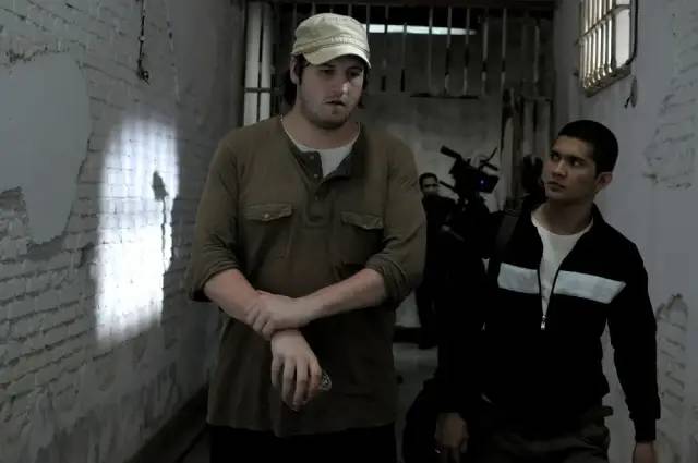 二流剧本，一流动作戏，《突袭》导演这部黑帮剧，太过瘾