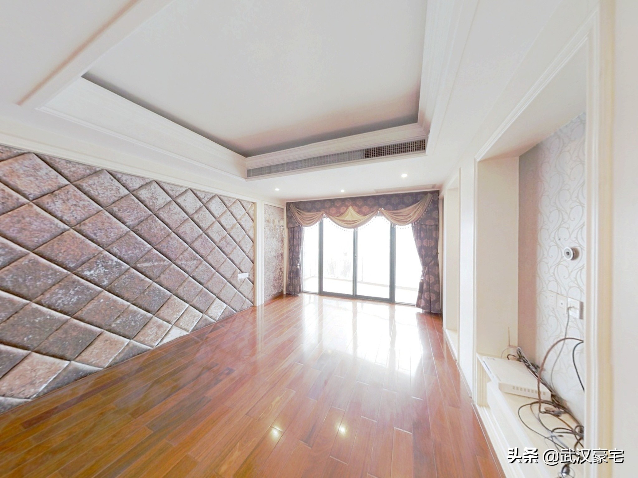 只要1100W万科高尔夫二期别墅边户院子大