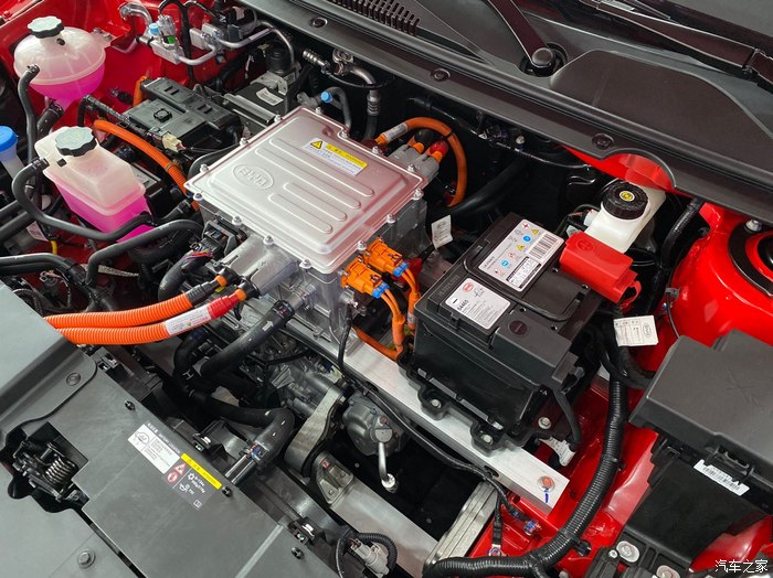 年轻人的第一台纯电车，陪同表弟试驾E2有感