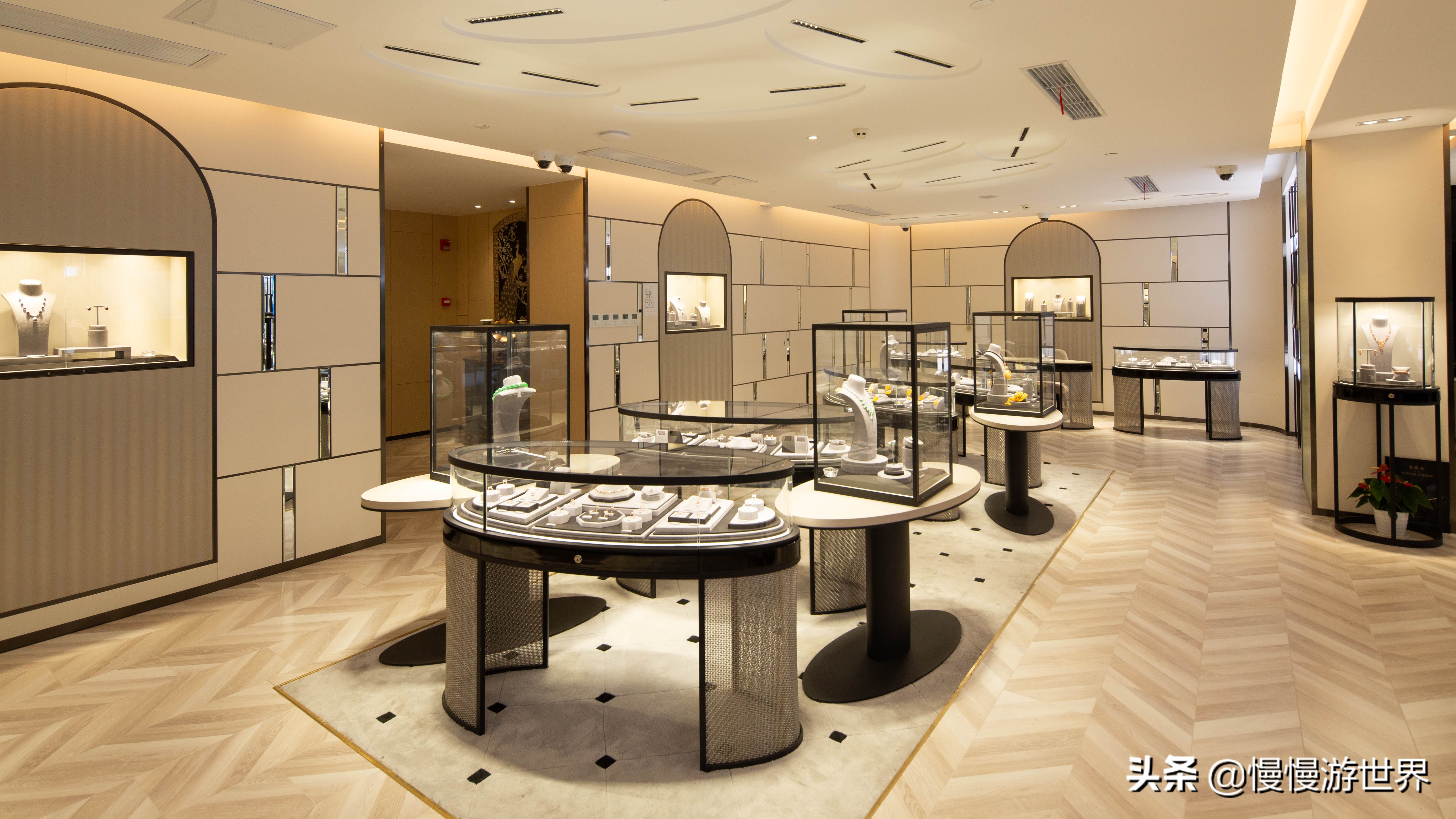 淮海路老凤祥形象店,上海老凤祥淮海路店