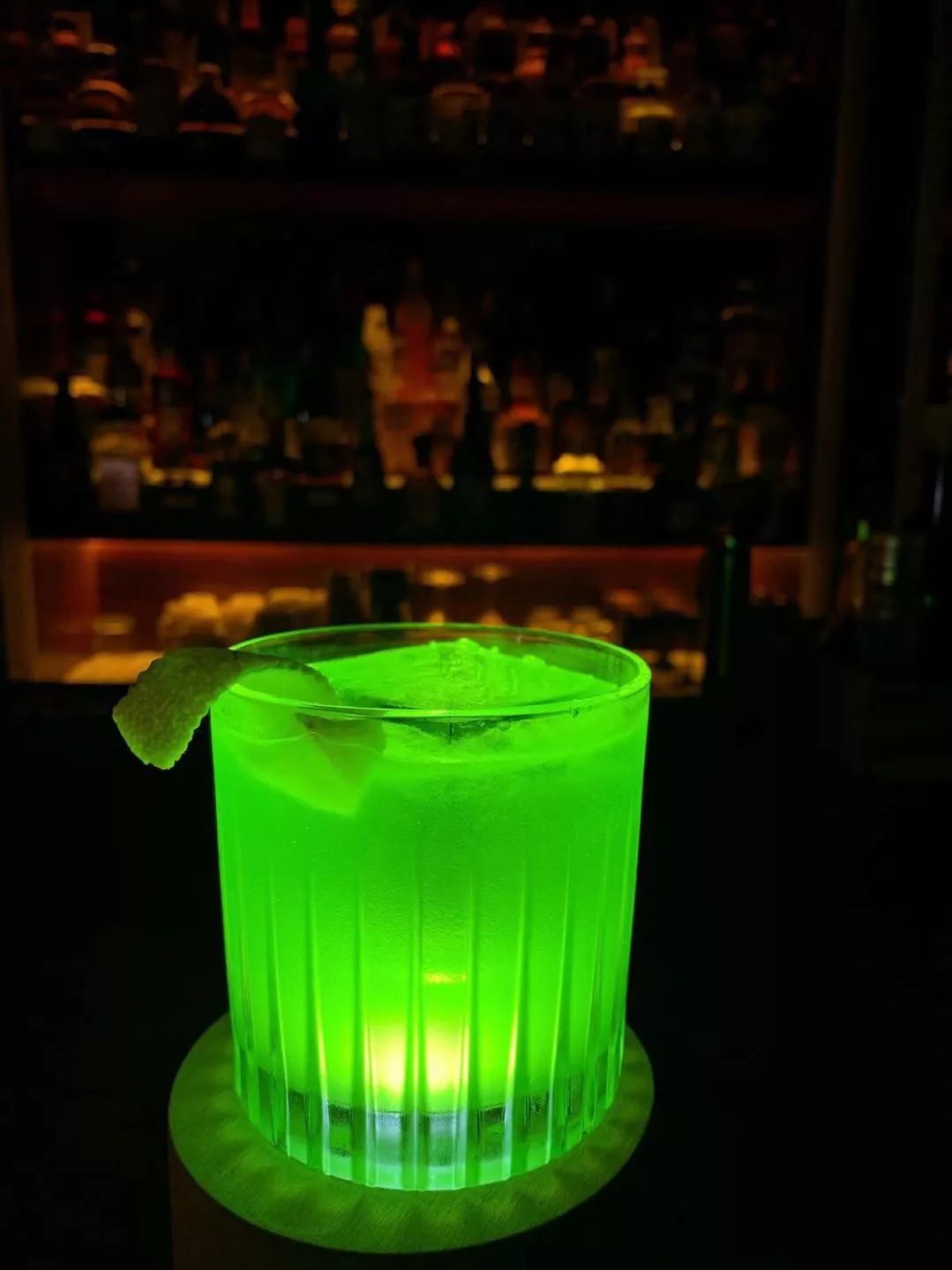 加鱼子酱的鸡尾酒喝过吗？长春首家分子鸡尾酒吧，味道太神奇了