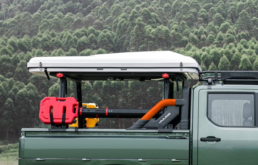 终于亮相，自带龙门架，能装车顶帐篷，带你看五菱*途征**“野营版”