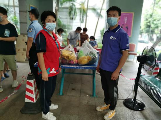 感动！核酸检测点内暖意流淌